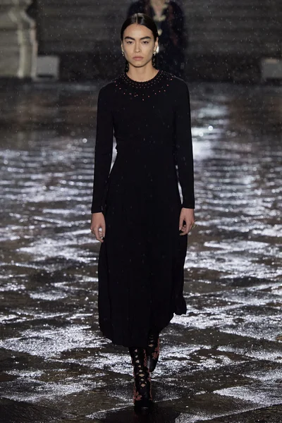 Look 13